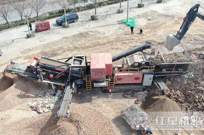 建筑垃圾移動破碎現場