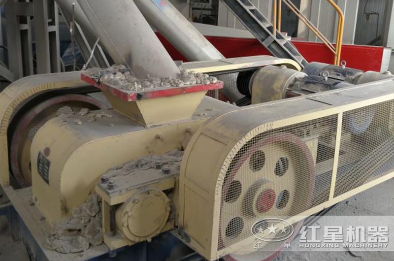 關于對輥式破碎機，客戶常問的5個問題（紅星老師傅實地講解）