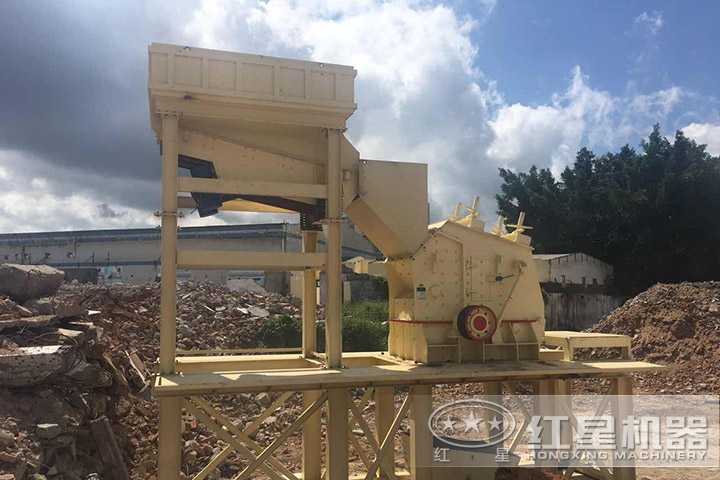 反擊式制砂機作業(yè)現場